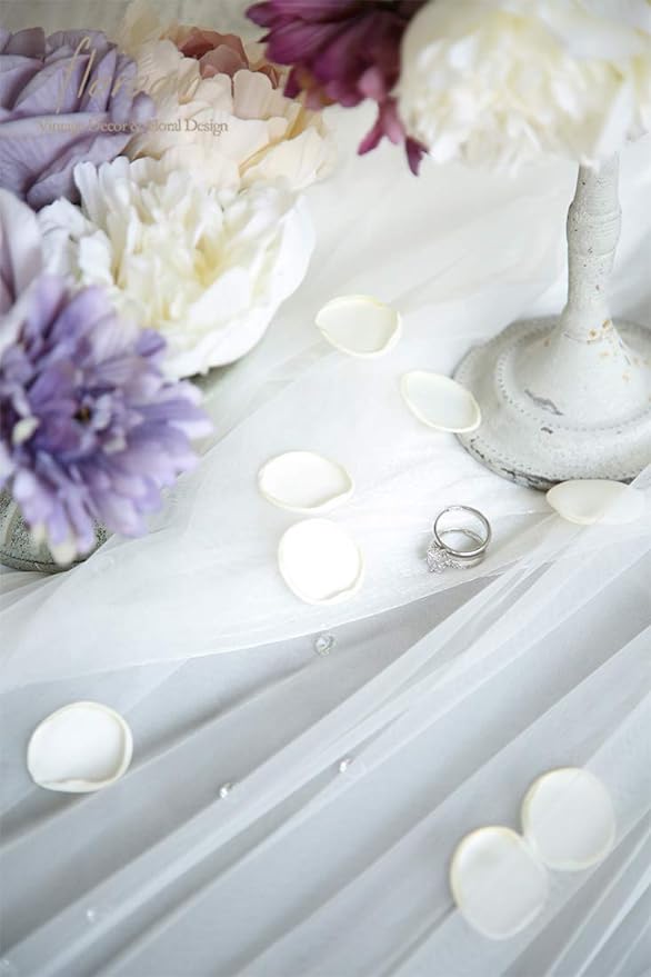 Floroom 500pcs Rose Petals Ivory Faux Silk Flower Petals for Wedding Flower Girl Basket White Aisle Scatter Dinner Table Centerpieces Party Confetti Bridal Shower Romantic Night Decoration