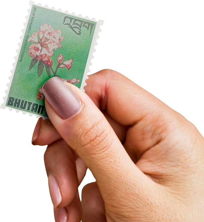IMPACTO COLECCIONABLES – 500 Asian Stamps Collection with Included Album (5.5 x 7 x 0.4 in) | Enhance Your philatelic Collection with Authentic postmarked Stamps in a Compact and Elegant Album