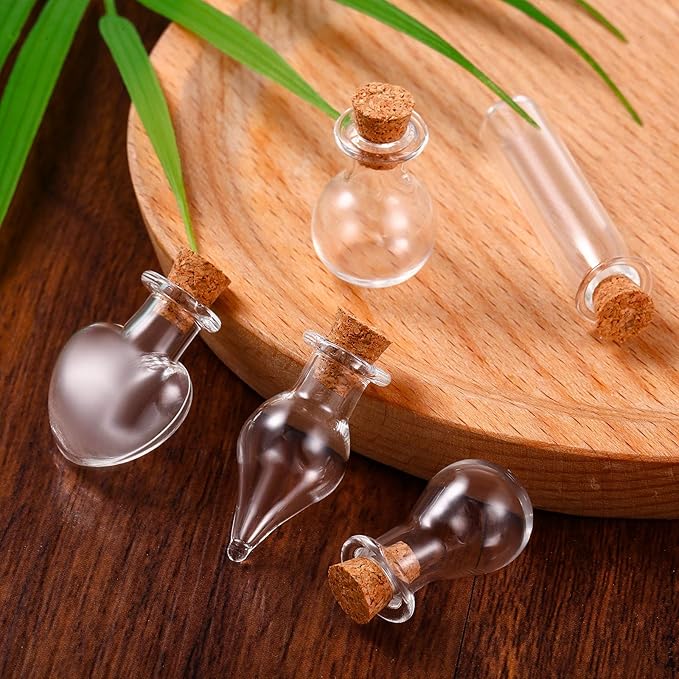 Patelai 50 Pcs Mini Glass Bottles Jars with Cork Stoppers Tiny Cork Glass Bottles Halloween Small Wishing Message Jars DIY Decor for Winter Christmas Party Wedding Baby Shower Favors(Geometric Shape)