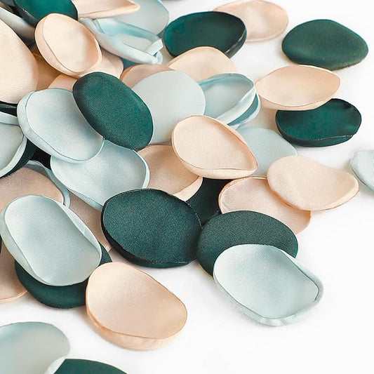 Floroom 300pcs Rose Petals Emerald Green Champagne Faux Silk Flower Petals for Wedding Flower Girl Basket Aisle Scatter Dinner Table Centerpieces Party Confetti Bridal Shower Romantic Night Decoration