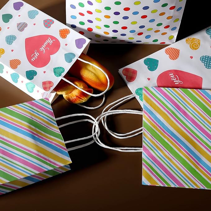 Bekoetoz 40 PCS White Kraft Paper Bags With Handles 8.3 * 5.9 * 3.1 Inch Bulk Gift Bags For Birthdays,Weddings,Baby Showers,Party Favor,Goodie Bags(Small,Dots)