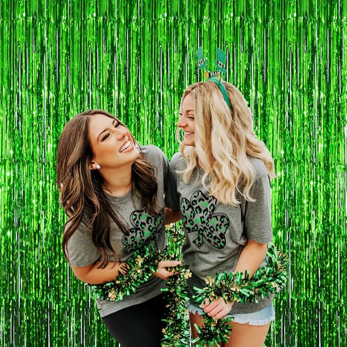 GOER 3.2 ft x 9.8 ft Metallic Tinsel Foil Fringe Curtains Party Photo Backdrop Party Streamers for St. Patrick's Day,Graduation,New Year Eve Decorations Christmas Wedding Decor (Green,3 Packs)