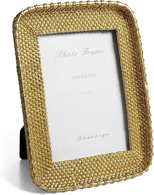 Cuspin 4x6 Picture Frame Vintage Gold Metal Rattan Textured Hand-Crafted Photo Frame with Glass Front, Antique Picture Frame for Tabletop Display & Wall Display, Retro Design Home Decor